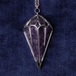 Маятник белое золото чароит